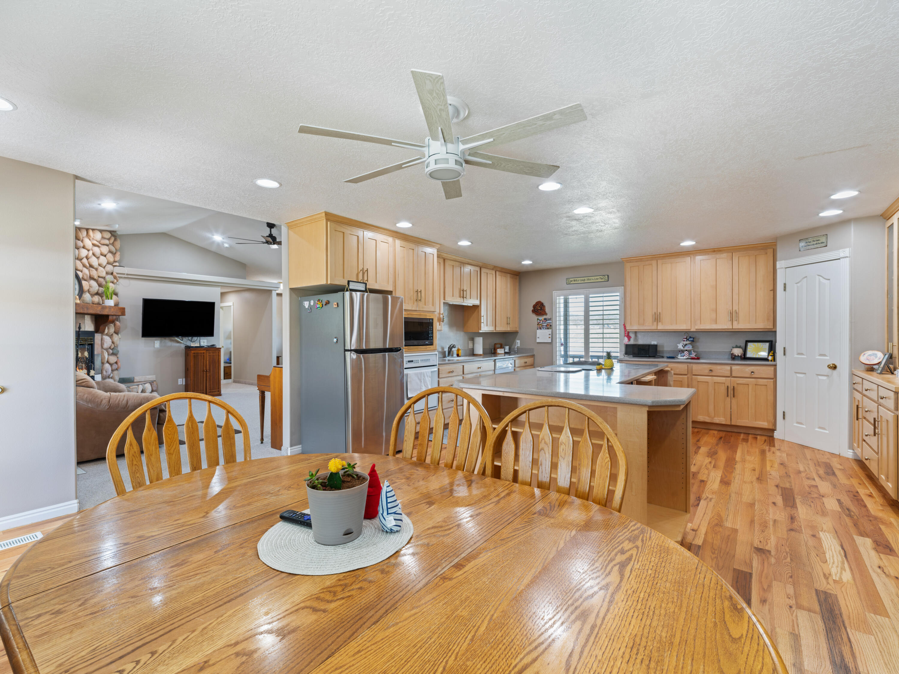 397 South Center Street Enterprise, UT 84725 - Photo 12 of 40 12-B0002152