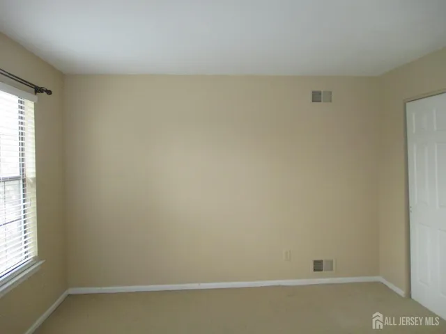 $3,000 | 1406 Woodbridge Commons Way, Iselin, NJ 08830