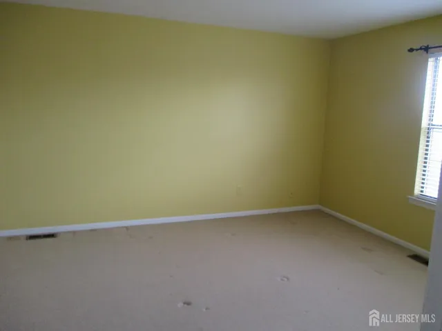 $3,000 | 1406 Woodbridge Commons Way, Iselin, NJ 08830