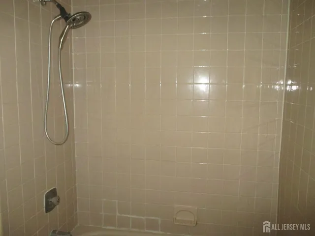 $3,000 | 1406 Woodbridge Commons Way, Iselin, NJ 08830