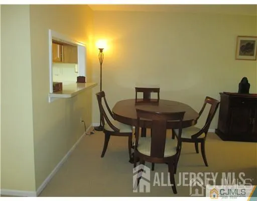 $3,000 | 1406 Woodbridge Commons Way, Iselin, NJ 08830