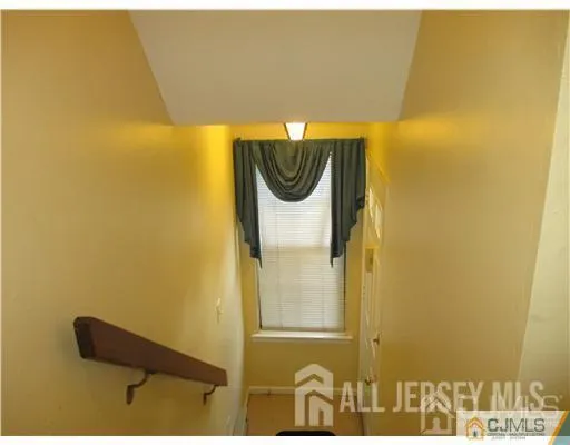 $3,000 | 1406 Woodbridge Commons Way, Iselin, NJ 08830