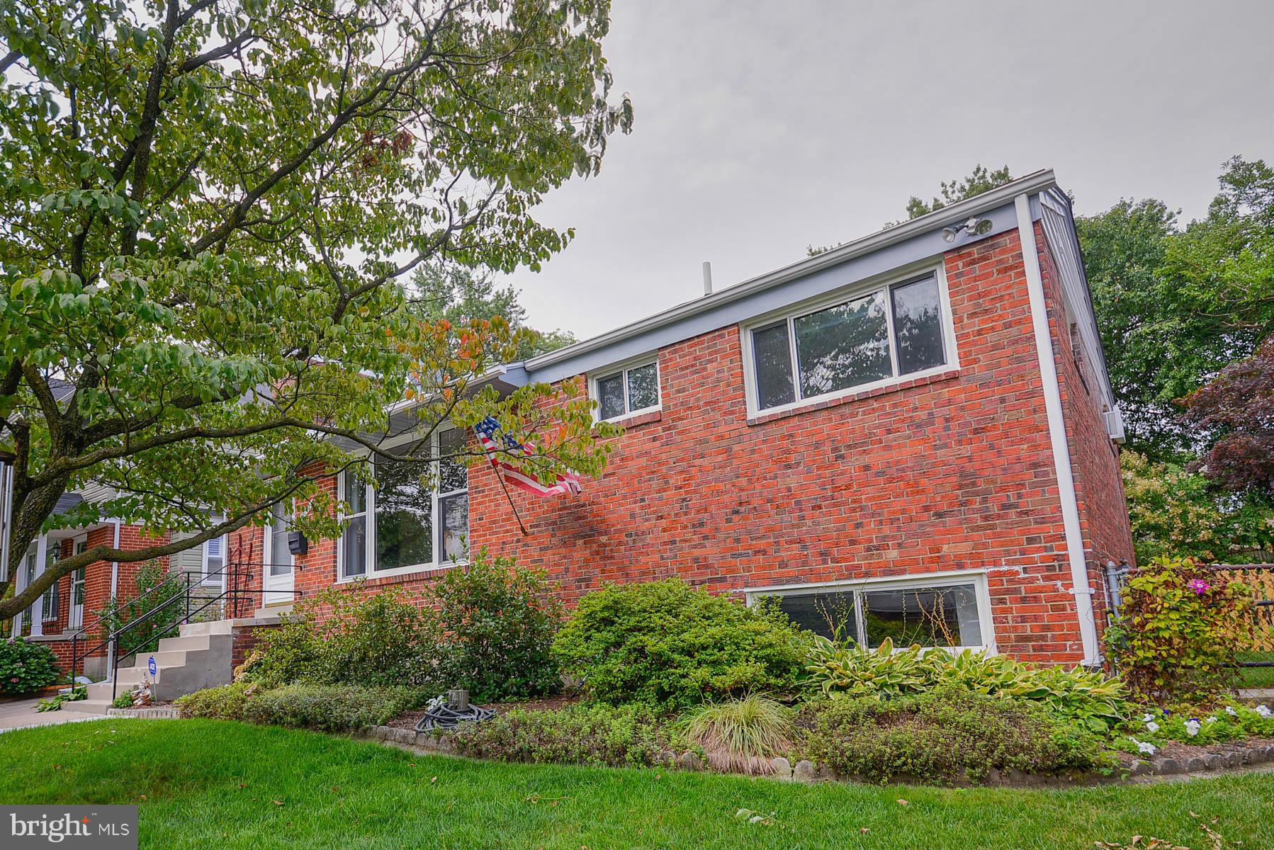 10212 Duvawn Place Silver Spring, MD 20902 - Photo 2 of 25 Exterior (Front)