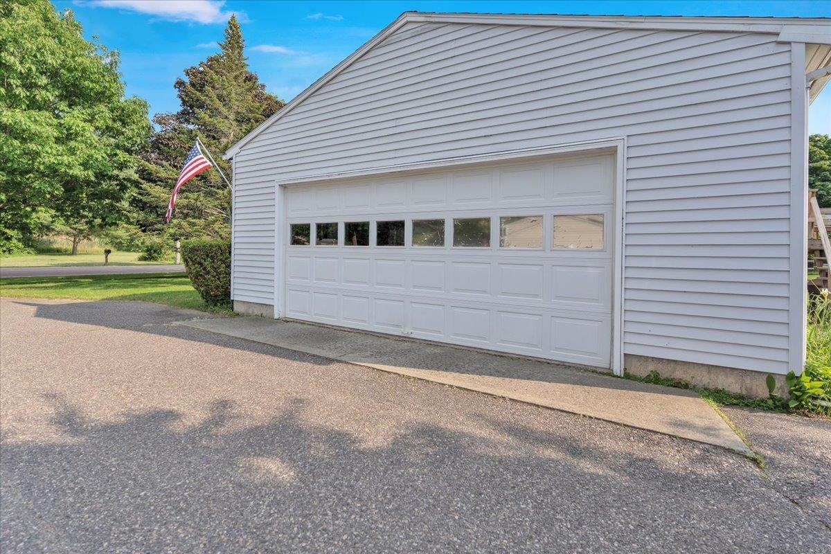 435 Williams Road Colchester, VT 05446 - Photo 4 of 38 Gallery Image 4