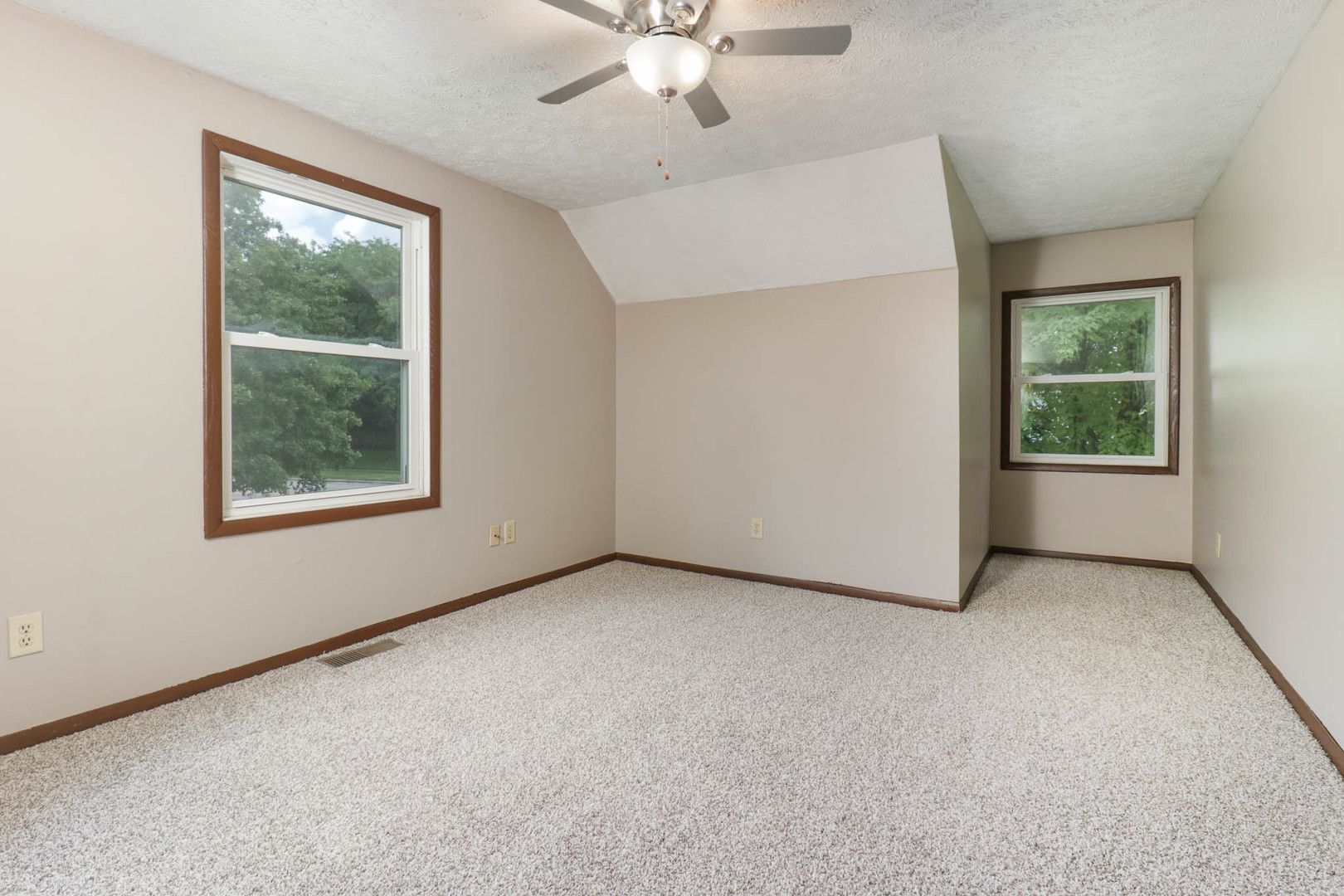 1528 North Hershey Road Bloomington, IL 61704 - Photo 17 of 34