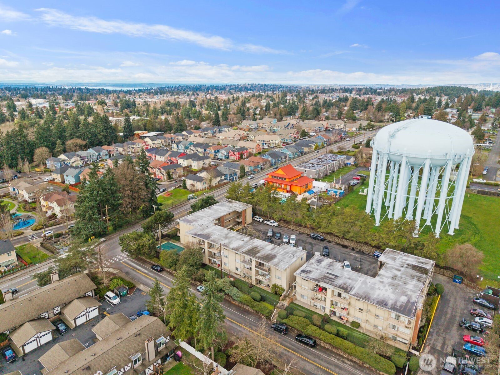 323 Southwest 112th Street, Unit 102 Seattle, WA 98146 - Photo 30 of 32