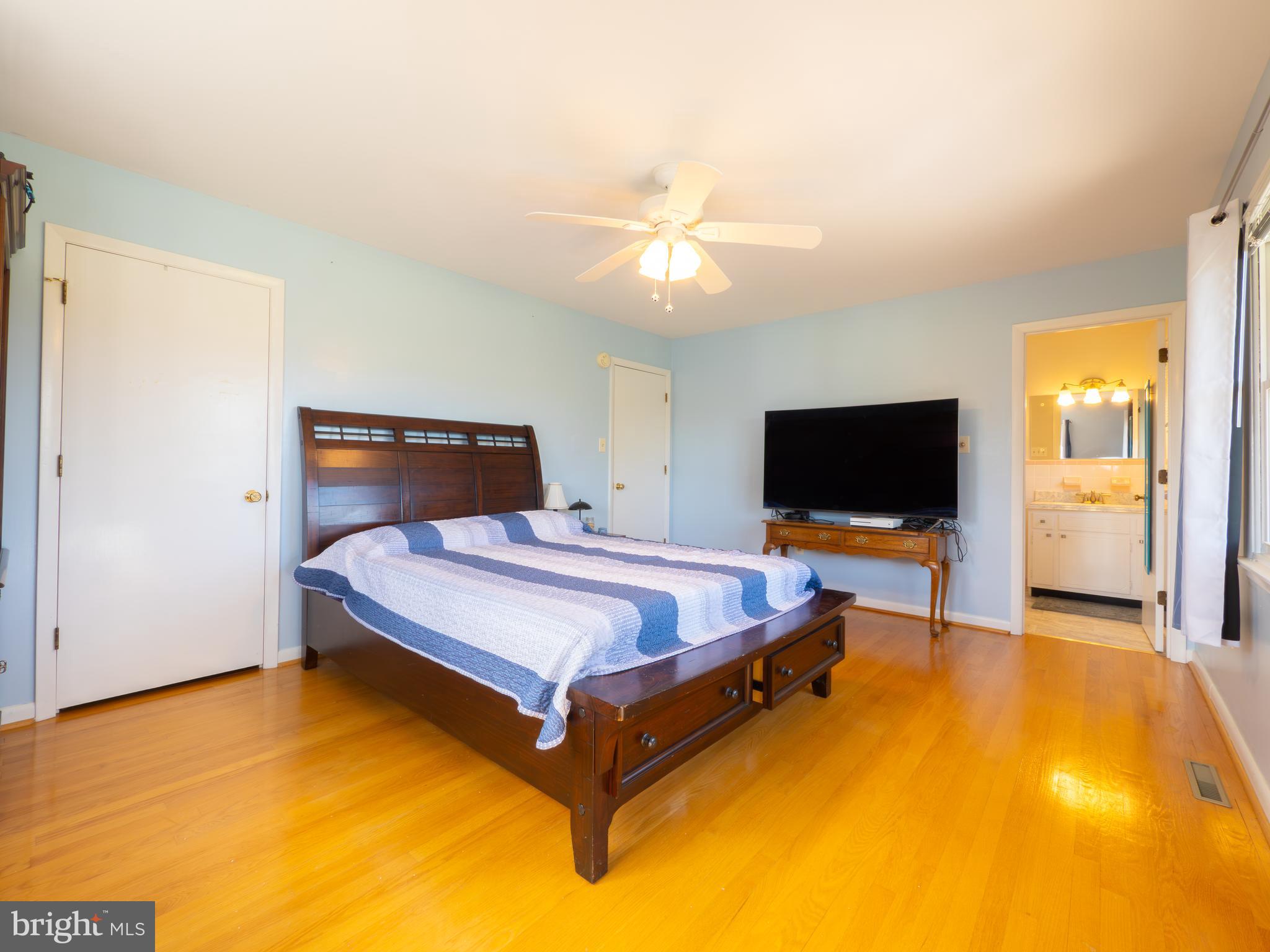 2521 Mt Hebron Road Strasburg, VA 22657 - Photo 35 of 59 First floor primary bedroom.
