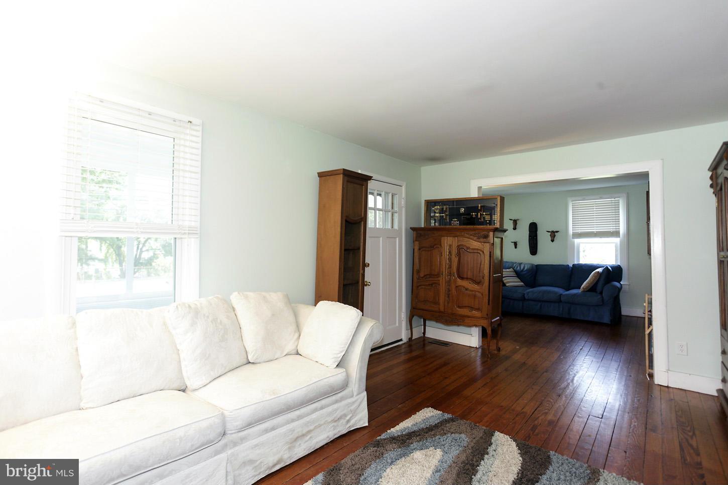 538 Wilson Road Annapolis, MD 21401 - Photo 18 of 29 Living Room