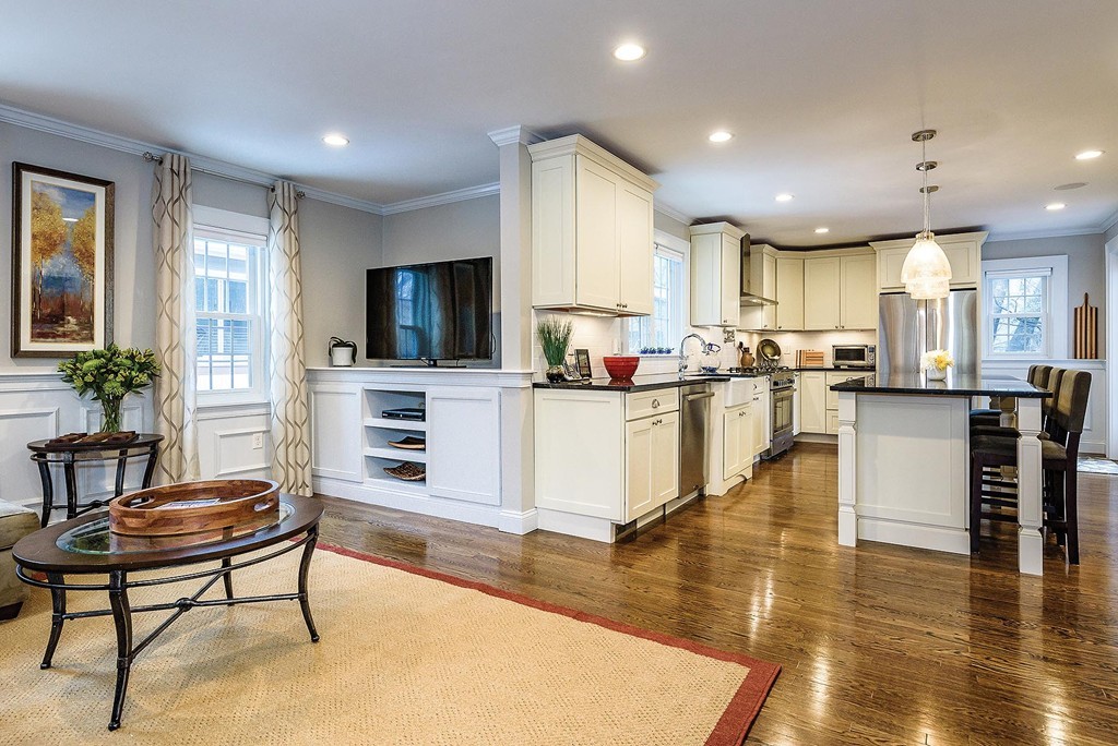 250 Dorset Road Newton, MA 02468 - Photo 5 of 13