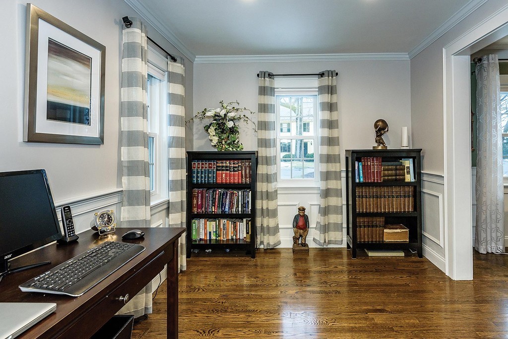 250 Dorset Road Newton, MA 02468 - Photo 8 of 13