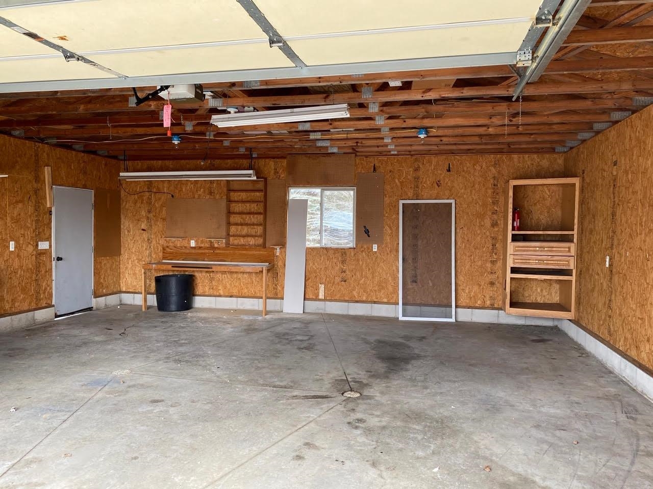 2570 West Parish Road Midland, MI 48642 - Photo 8 of 36 Gallery Image 8