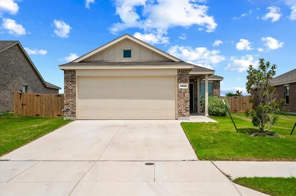 $1,950 | 14928 Tejano Street, Haslet, TX 76052