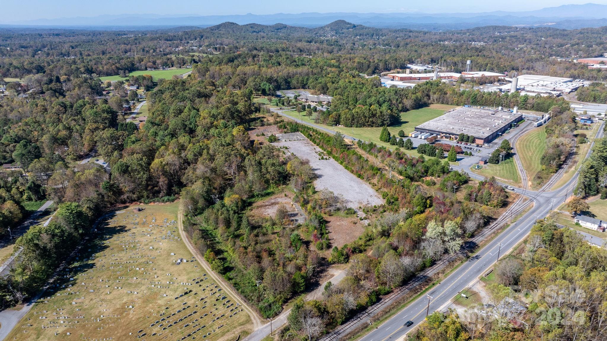 290 Pleasant Hill Road Hudson, NC 28638 - Photo 4 of 10