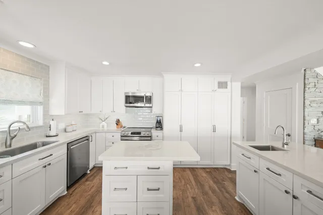 $930,000 | 3414 Jolly Roger Circle, Galveston, TX 77554