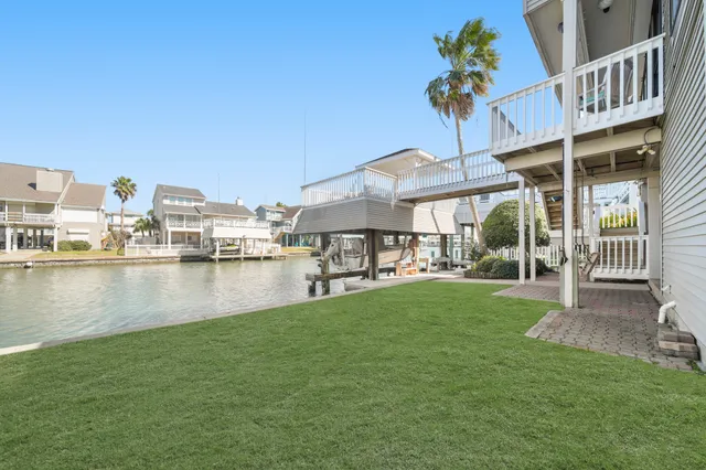 $930,000 | 3414 Jolly Roger Circle, Galveston, TX 77554