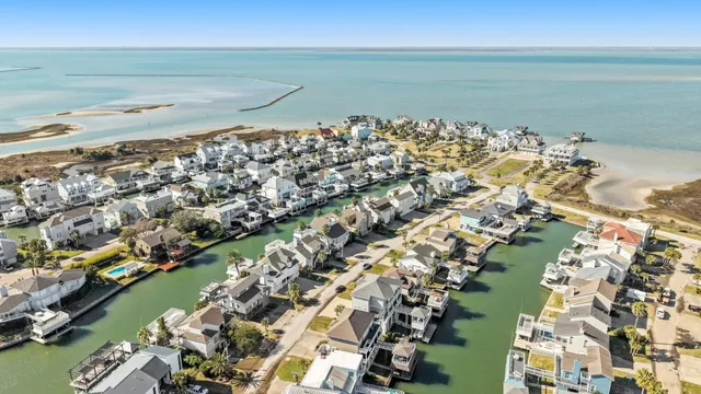 $930,000 | 3414 Jolly Roger Circle, Galveston, TX 77554