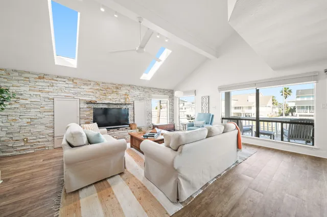 $930,000 | 3414 Jolly Roger Circle, Galveston, TX 77554