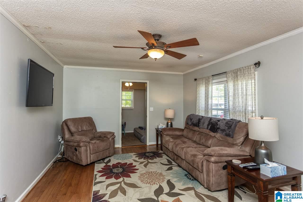 938 Pinewood Avenue Bessemer, AL 35023 - Photo 2 of 30