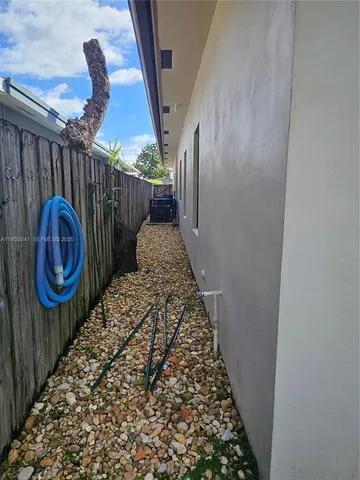 $3,850 | 2030 Southwest 60th Avenue, Unit 2030, Miami, FL 33155