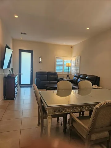 $3,850 | 2030 Southwest 60th Avenue, Unit 2030, Miami, FL 33155
