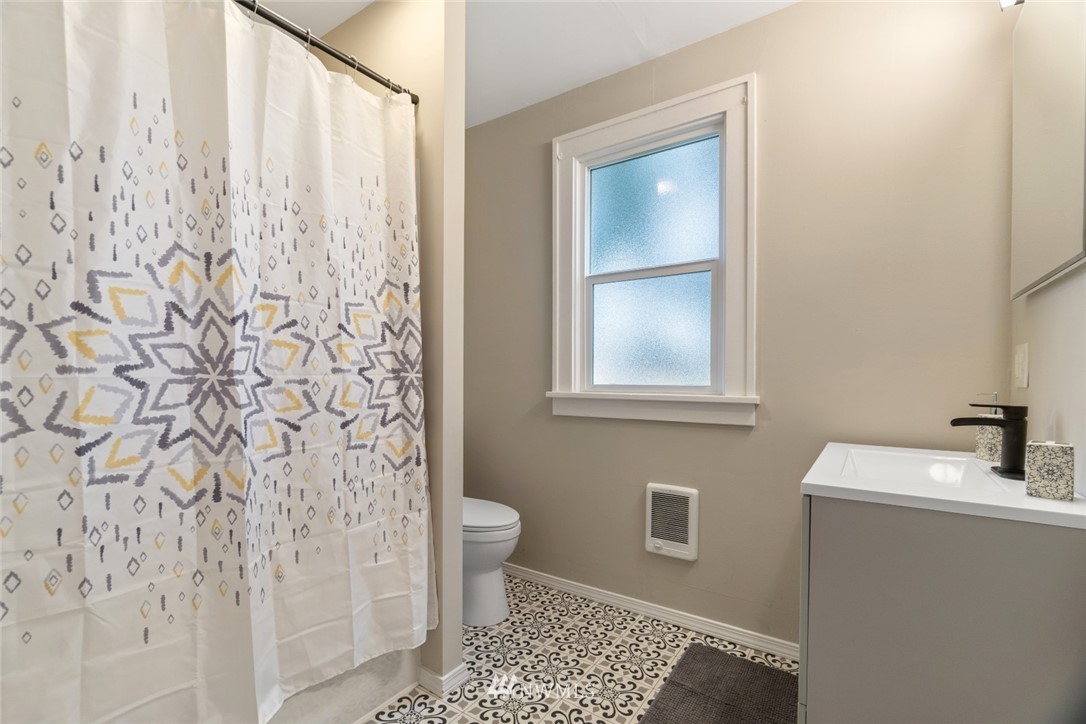 388 Southwest 10th Street Chehalis, WA 98532 - Photo 11 of 23 Gallery Image 11