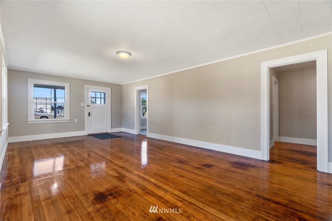388 Southwest 10th Street Chehalis, WA 98532 - Photo 3 of 23 Gallery Image 3