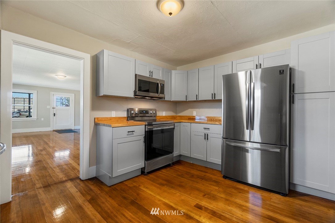 388 Southwest 10th Street Chehalis, WA 98532 - Photo 5 of 23 Gallery Image 5