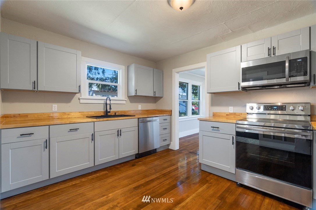 388 Southwest 10th Street Chehalis, WA 98532 - Photo 6 of 23 Gallery Image 6