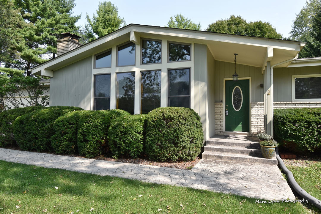 7N201 Stevens Road St. Charles, IL 60175 - Photo 2 of 58 a front view of a house with a yard
