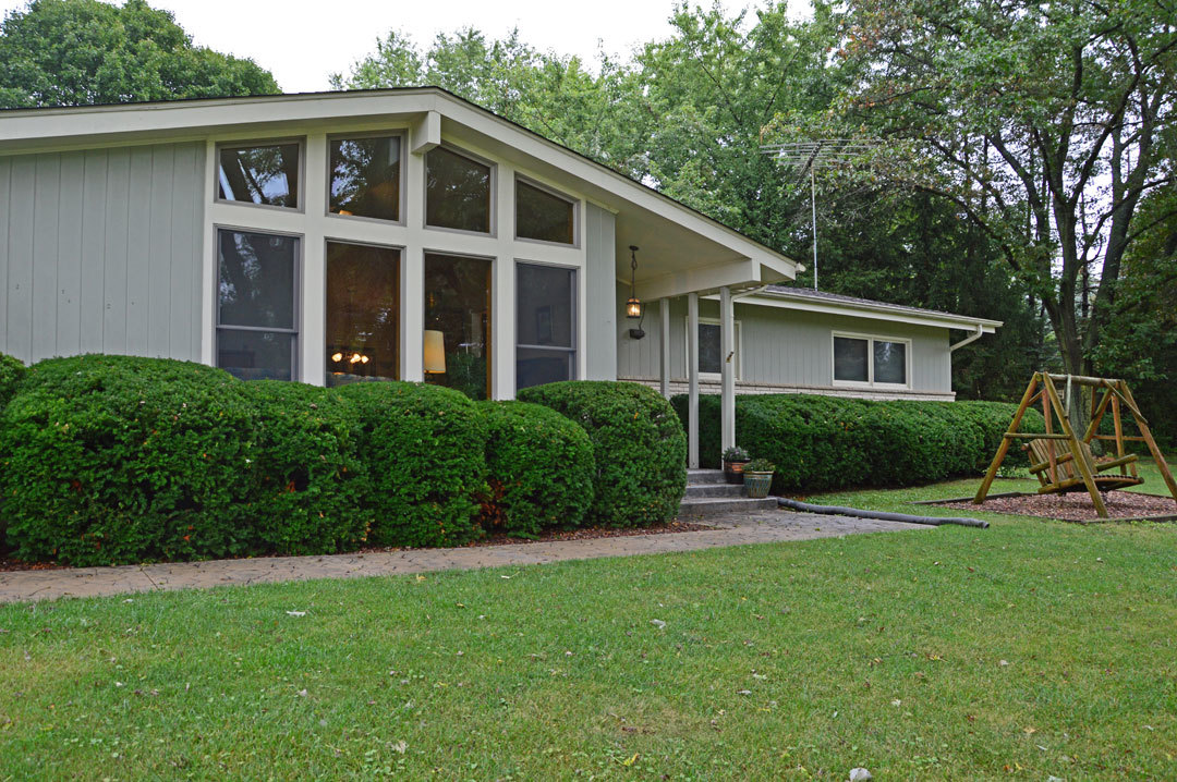 7N201 Stevens Road St. Charles, IL 60175 - Photo 45 of 58 a view of an house with backyard space and garden