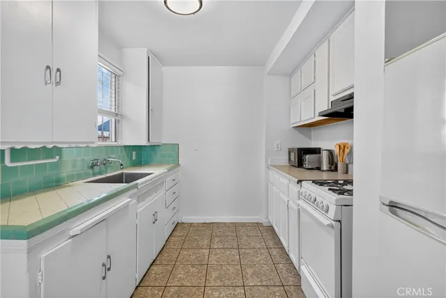 $775,000 | 521 Olive Avenue, Long Beach, CA 90802