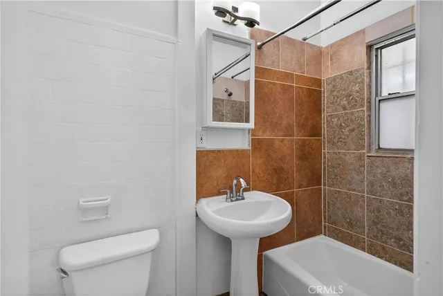 $775,000 | 521 Olive Avenue, Long Beach, CA 90802