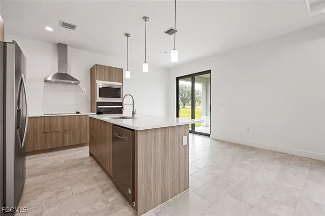 $319,900 | 5017 West Hummingbird Drive, LaBelle, FL 33935