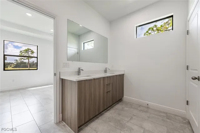 $319,900 | 5017 West Hummingbird Drive, LaBelle, FL 33935