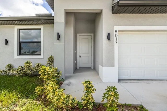 $319,900 | 5017 West Hummingbird Drive, LaBelle, FL 33935