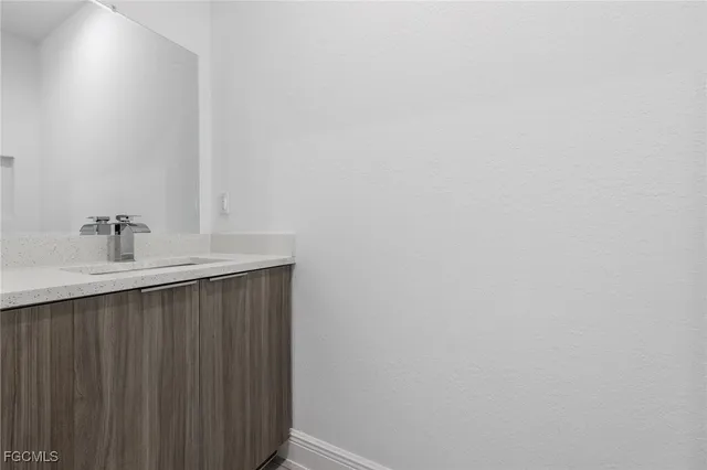 $319,900 | 5017 West Hummingbird Drive, LaBelle, FL 33935