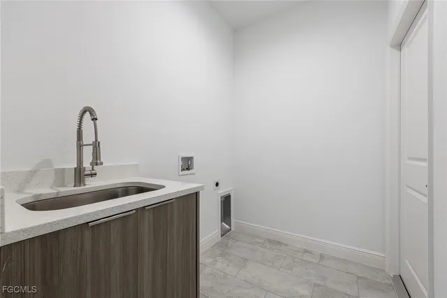 $319,900 | 5017 West Hummingbird Drive, LaBelle, FL 33935