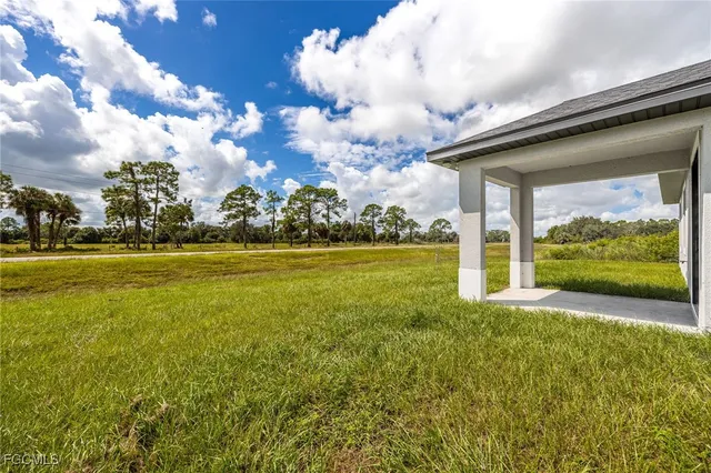 $319,900 | 5017 West Hummingbird Drive, LaBelle, FL 33935