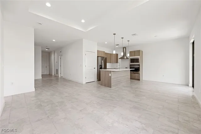 $319,900 | 5017 West Hummingbird Drive, LaBelle, FL 33935