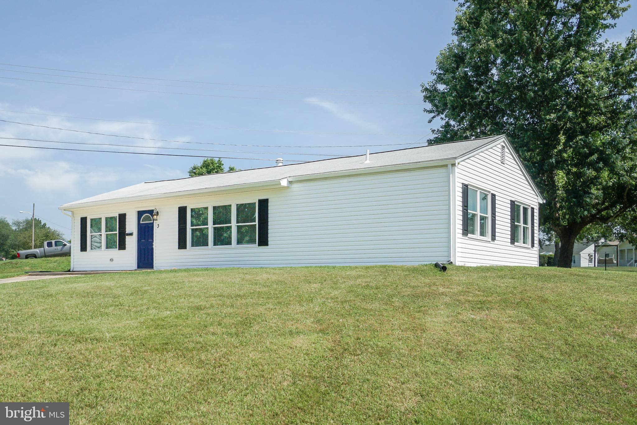 3 Manor Road Elkton, MD 21921 - Photo 3 of 28 Right side.