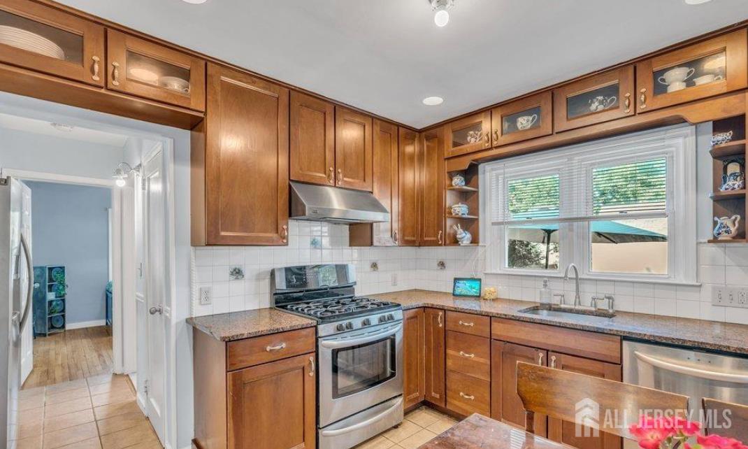 402 Ryders Lane East Brunswick, NJ 08816 - Photo 15 of 27