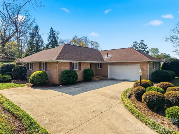 $329,900 | 5523 Pine Lake Court, Hickory, NC 28601