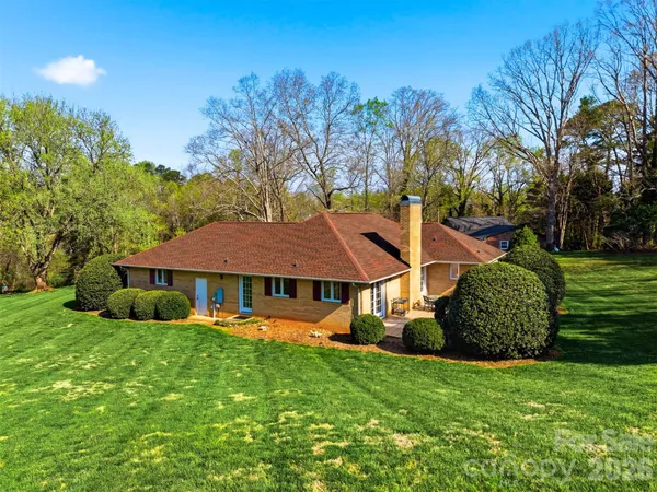 $329,900 | 5523 Pine Lake Court, Hickory, NC 28601