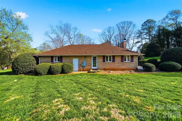 $329,900 | 5523 Pine Lake Court, Hickory, NC 28601