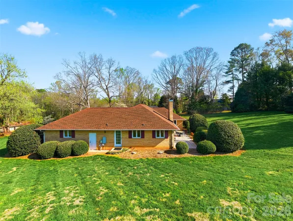$329,900 | 5523 Pine Lake Court, Hickory, NC 28601