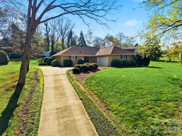 $329,900 | 5523 Pine Lake Court, Hickory, NC 28601