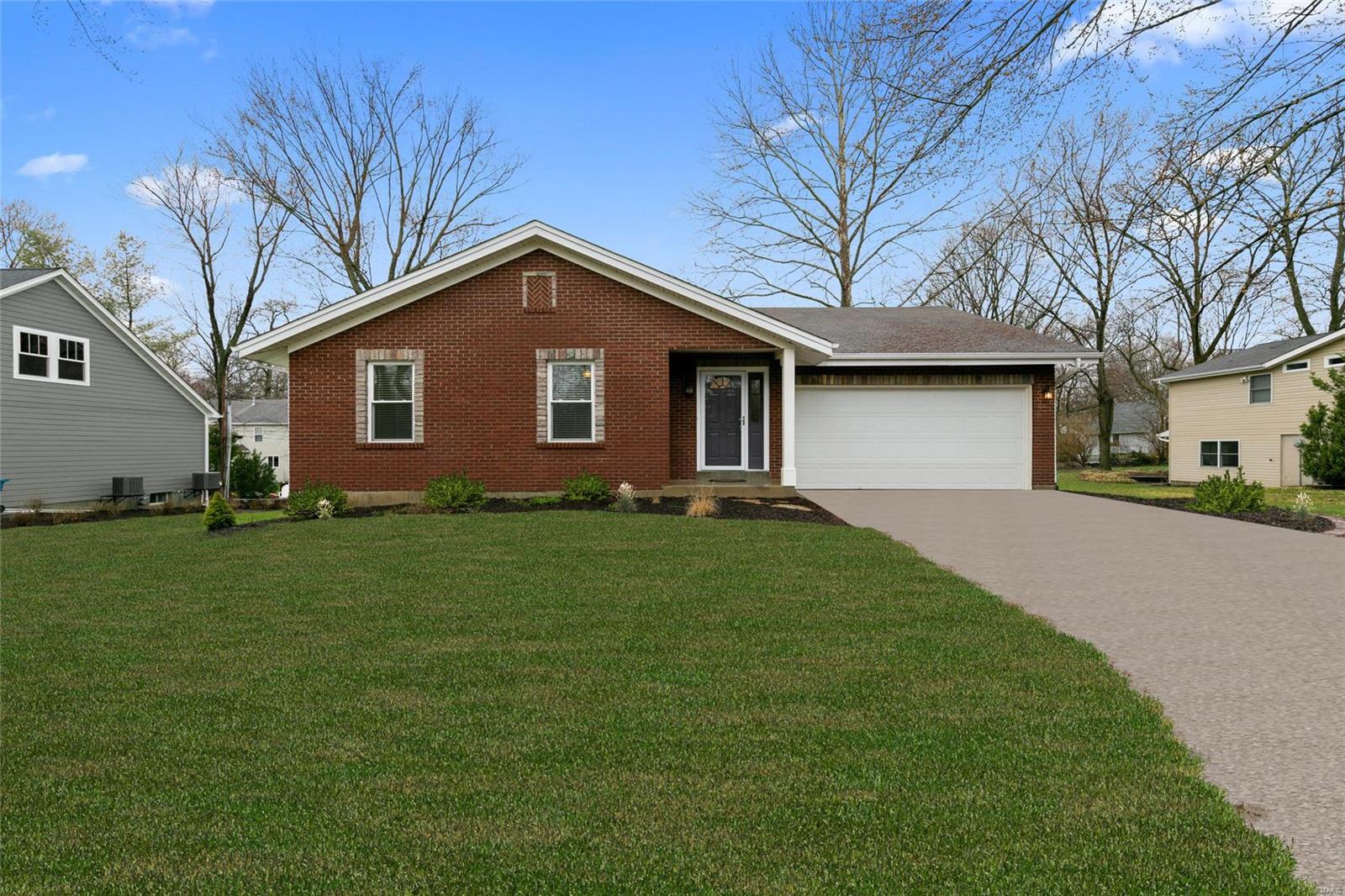 315 South Mosley Road St. Louis, MO 63141 - Photo 1 of 20 Gallery Image 1