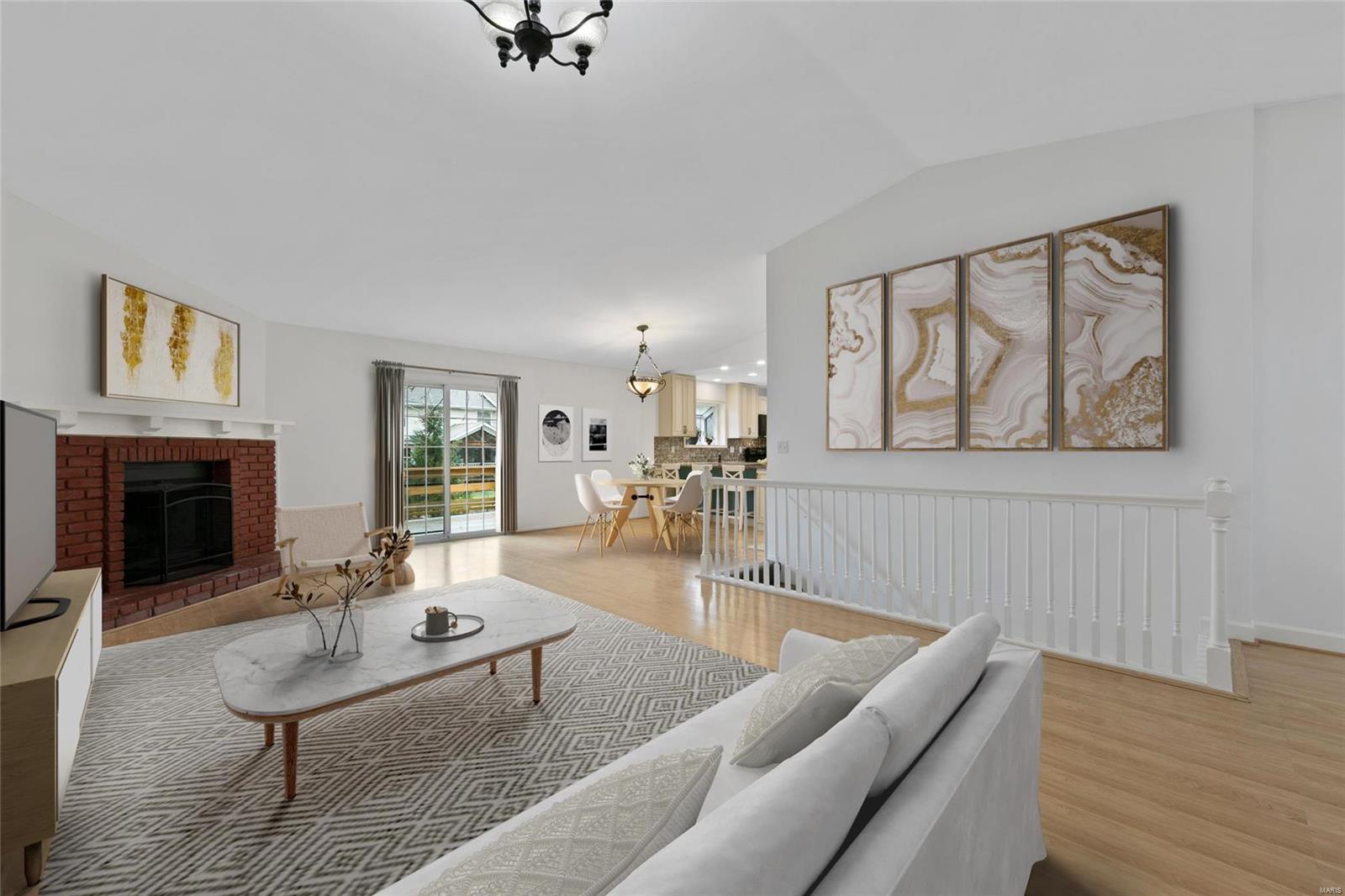 315 South Mosley Road St. Louis, MO 63141 - Photo 2 of 20 Gallery Image 2