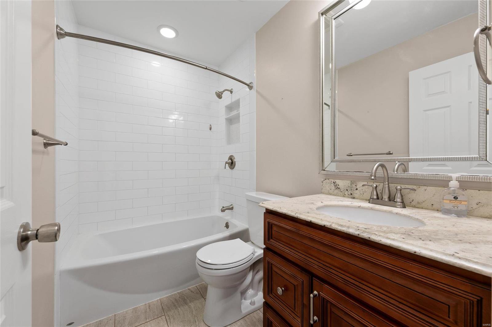 315 South Mosley Road St. Louis, MO 63141 - Photo 13 of 20 Gallery Image 13