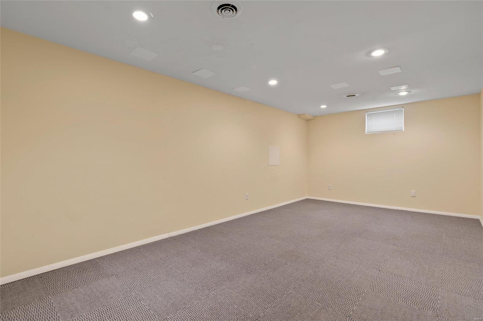 315 South Mosley Road St. Louis, MO 63141 - Photo 17 of 20 Gallery Image 17